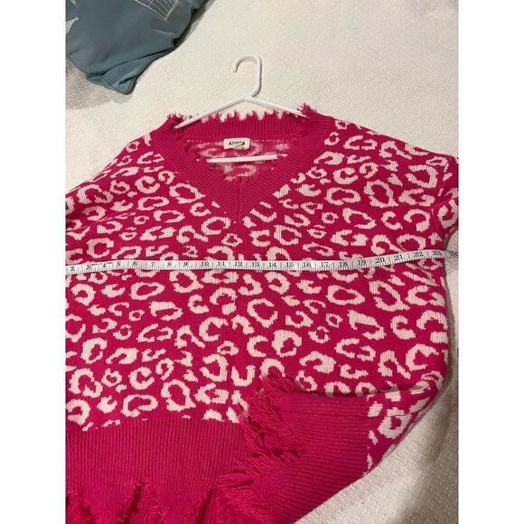 Adora Pink Animal Print Sweater with frayed bottom size M/L - Picture 5 of 6